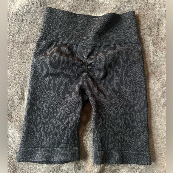 Gymshark Adapt Animal Seamless Cycling Shorts - Picture 4 of 5